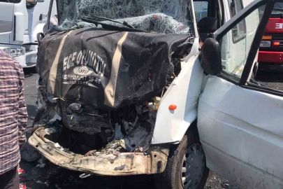 Buharkent’te minibüsler çarpıştı: 8 yaralı

