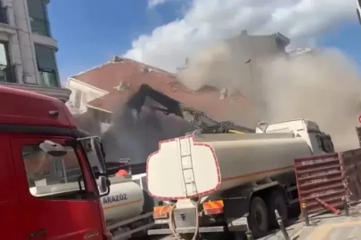 Zeytinburnu’nda yıkım sırasında 4 katlı bina aniden çöktü
