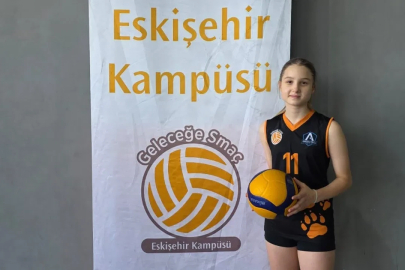 Eskişehir’de yetişen 11 yaşındaki sporcu, köklü voleybol kulübünün altyapısına transfer oldu
