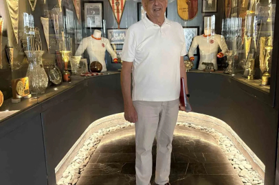 Bir kupa, iki şampiyon: 53 yıl önce ikiye bölünen kupanın yarısı Göztepe Müzesi’nde
