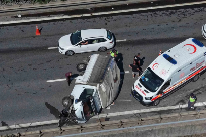 2 tır ve 1 kamyonetin karıştığı kazada 1 kişi yaralandı
