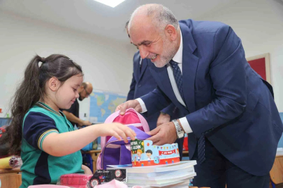 Bu ilçede tüm öğrencilere çanta ve kırtasiye seti hediye
