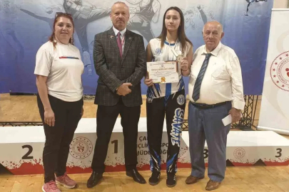 Kütahya’nın gururu Elif Kaya, Milli Takım yolunda

