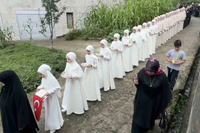 Zeno’da kız hafızlar törenle icazetlerini aldı
