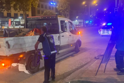 Mevzuata aykırı tabela ve reklam panoları kaldırılıyor
