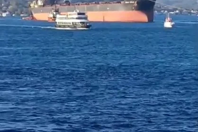 Kerç Boğazı’nda İHA saldırısına uğrayan gemi İstanbul Boğazı’ndan geçti
