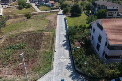 150 yıllık köprünün bağlantı yoluna parke döşendi
