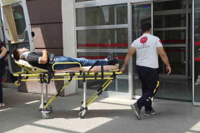 Motosiklet ile otomobil çarpıştı: 1 yaralı
