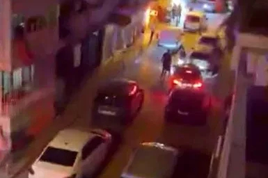 İzmir’de sokak ortasında silahlı çatışma: 5 yaralı
