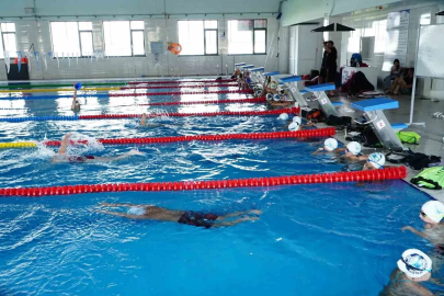 Erciyes Yüksek İrtifa Kamp Merkezi, profesyonel yüzme kulüplerinin yeni sezon hazırlık adresi oldu
