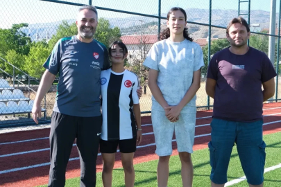 Erzincanlı 2 sporcu U-17 Kız Milli Takımı Kampına davet edildi
