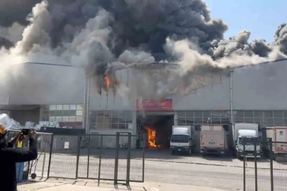 Ankara’da kargo deposunda çıkan yangın kontrol altına alındı
