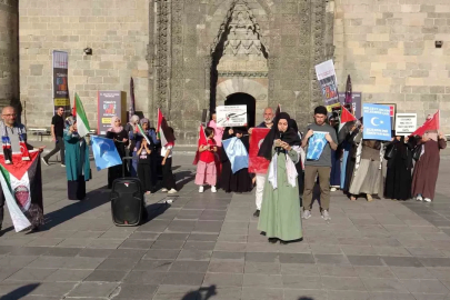 Erzurum’da sağlık çalışanları Gazze için yürüdü
