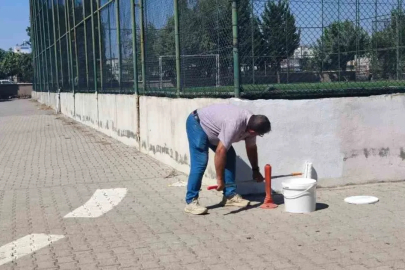 Fatih Anadolu Lisesi’nde okulun bakım ve onarımı personelin emeğiyle yapılıyor
