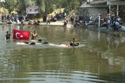 8 asırlık Çal Sudan Koyun Geçirme festivali yoğun katılımla gerçekleşti
