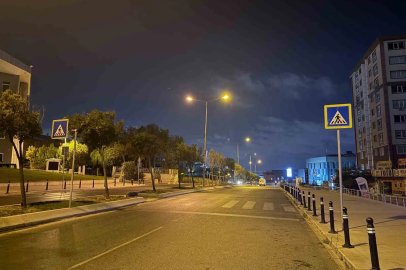 Yaya geçidinde servis minibüsünün çarptığı genç kız ağır yaralandı
