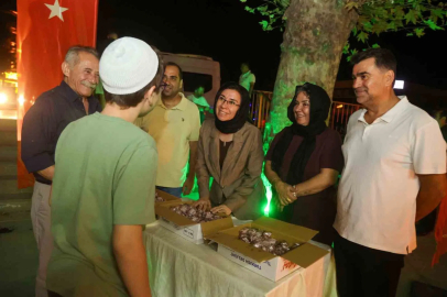 Uşak’ta Mevlid Kandili’nde camilerde lokum ikramı
