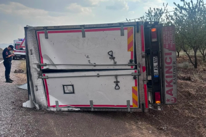Adıyaman’da kamyon devrildi: 1 yaralı
