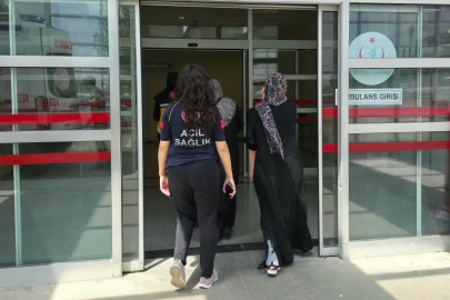 Motosiklet yayalara çarptı: 2 yaralı
