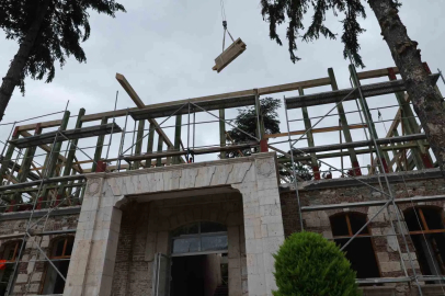 Tarihi belediye binası yeniden ayağa kaldırılıyor
