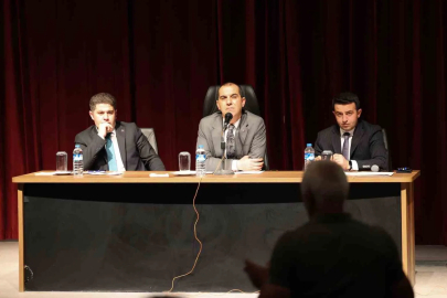 Iğdır Valisi Taşolar, muhtarların taleplerini dinledi
