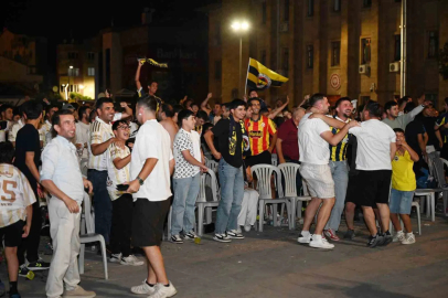 Isparta’da Fenerbahçe’nin Şampiyonlar Ligi sevinci meydana sığmadı

