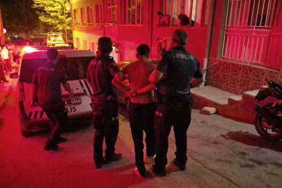 Polise mukavemet gösteren genç ters kelepçe yapılarak gözaltına alındı
