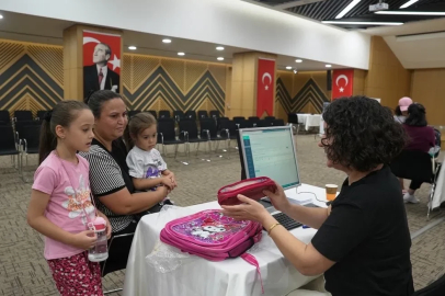 Denizli Büyükşehir miniklerin okul heyecanına ortak oluyor
