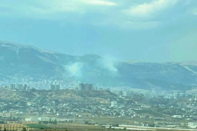 Kahramanmaraş’ta Ahır Dağı’na yıldırım düşmesi sonucu orman yangını çıktı
