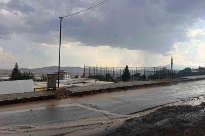 Kahramanmaraş’ta sağanak yağış etkili oldu

