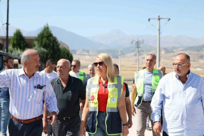 Merkezefendi’de yol çalışmaları hız kesmeden devam ediyor
