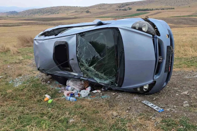 Samsun’da otomobil şarampole devrildi: 1’i bebek 3 yaralı
