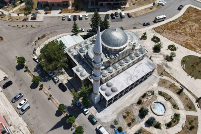 Yıldırımın yıktığı minare yeniden inşa edildi
