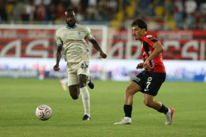 Trendyol Süper Lig: Gençlerbirliği: 0 - Erzurumspor FK: 0 (İlk yarı)

