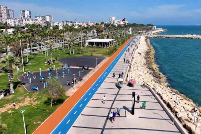 Mersin’in 560 bin metrekarelik Kültür Parkında bakım çalışmaları sürüyor
