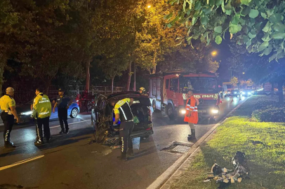 Refüjü aşan otomobil karşı şeritte iki araca çarptı: 3 yaralı
