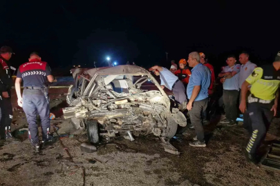 Karaman’da iki otomobilin kafa kafaya çarpıştı: 1 ölü, 1 yaralı
