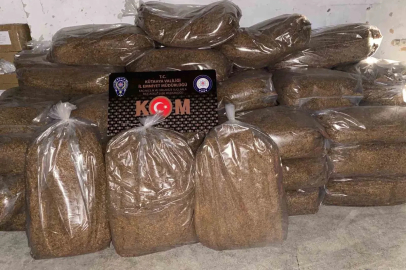 Kütahya’da 2 araca kaçakçılık operasyonu: 1 ton 716 kilo tütün ele geçirildi
