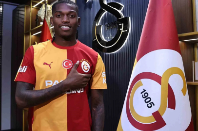 Galatasaray, Leao ile 4 yıllık sözleşme imzaladı
