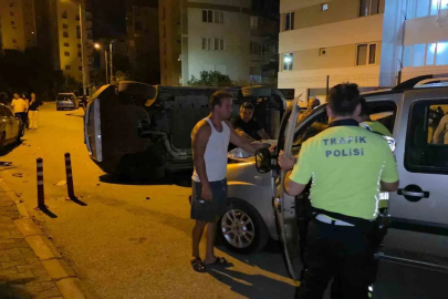 Takla atan araç park halindeki 4 araca çarptı
