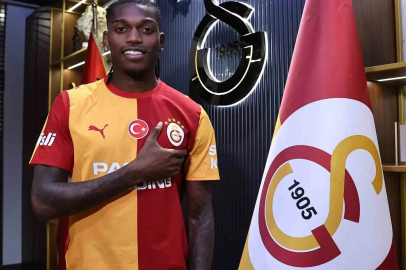 Rafael Leao, Galatasaray’ın 7. Portekizli futbolcusu oldu
