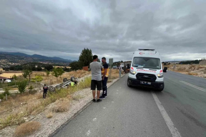 Emet-Hisarcık yolunda traktör ile hafif ticari araç çarpıştı: 2 yaralı
