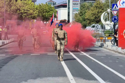 Zaferin 104. yılında komandolardan nefes kesen gösteri
