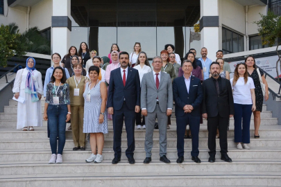 Manisa’da özel çocuklar için ’İlk rehber’ aileler olacak
