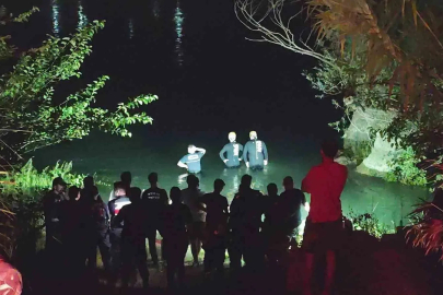 Manavgat Şelalesi’nde adacıkta mahsur kalan 6 kişi kurtarıldı
