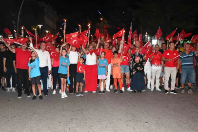Kemer’de 30 Ağustos fener alayı coşkusu
