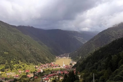 Uzungöl, yağış sonrası kahverengine büründü
