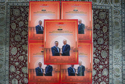 Cumhurbaşkanı Erdoğan, Caparov’a baş yazısını kendisinin yazdığı kitabı armağan edecek
