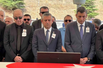 Eski CHP Kocaeli Milletvekili Selvi son yolculuğuna uğurlandı
