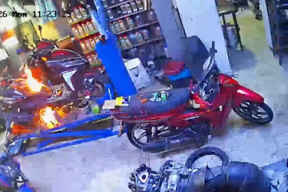 Motosiklet tamirhanesinde ilginç anlar
